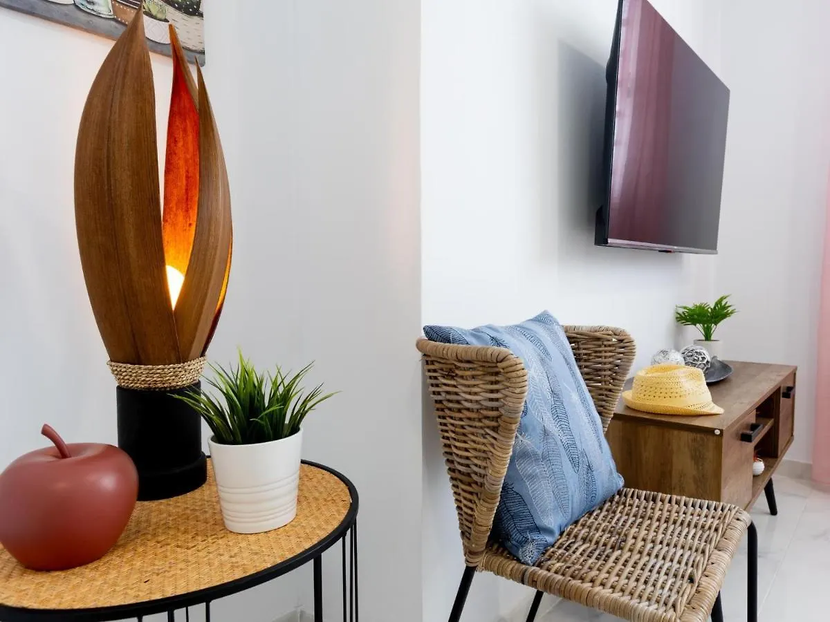 2 Moderno Edificio Emilia Apartment San Isidro  Spain